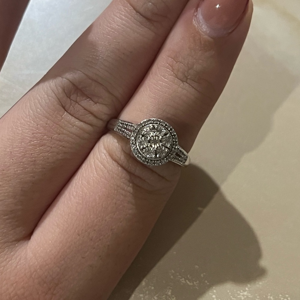Elegant Silver Diamond Ring